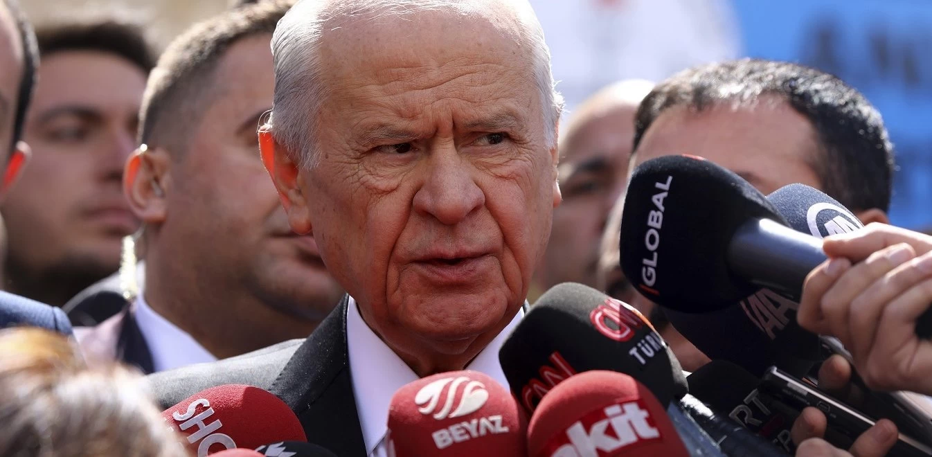 Πολύ αγχωμένος ο Ντεβλέτ Μπαχτσελί: “Προχωρημένο φυλάκιο των ΗΠΑ η Ελλάδα – Να τους ρωτήσουμε γιατί συσσωρεύουν οπλισμό και στήνουν βάσεις”